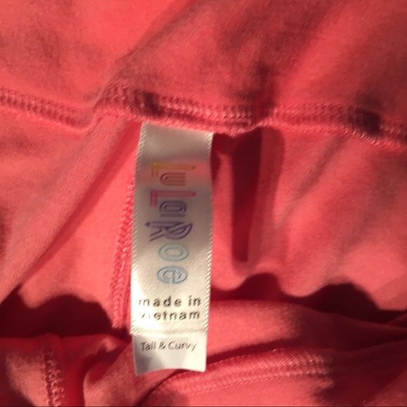LulaRoe solid pink TC leggings - Picture 2 of 3